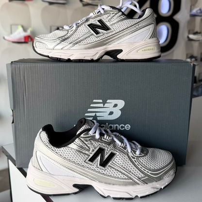 NEW BALANCE 740